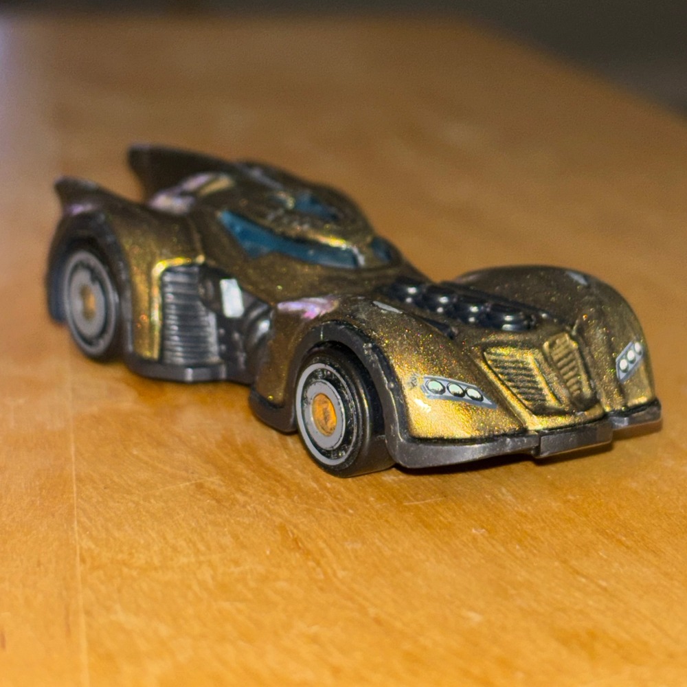 Hot‎ Wheels Batman Batmobile Gold Flake Metallic Die-Cast Car CFK22 Mattel 1:64